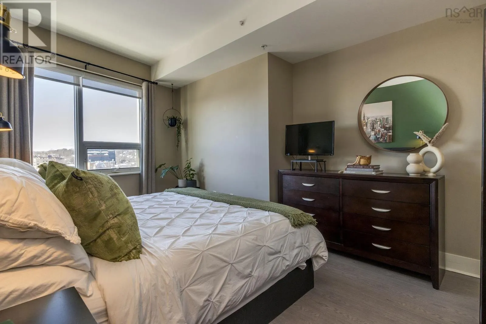 1007 15 Kings Wharf Place