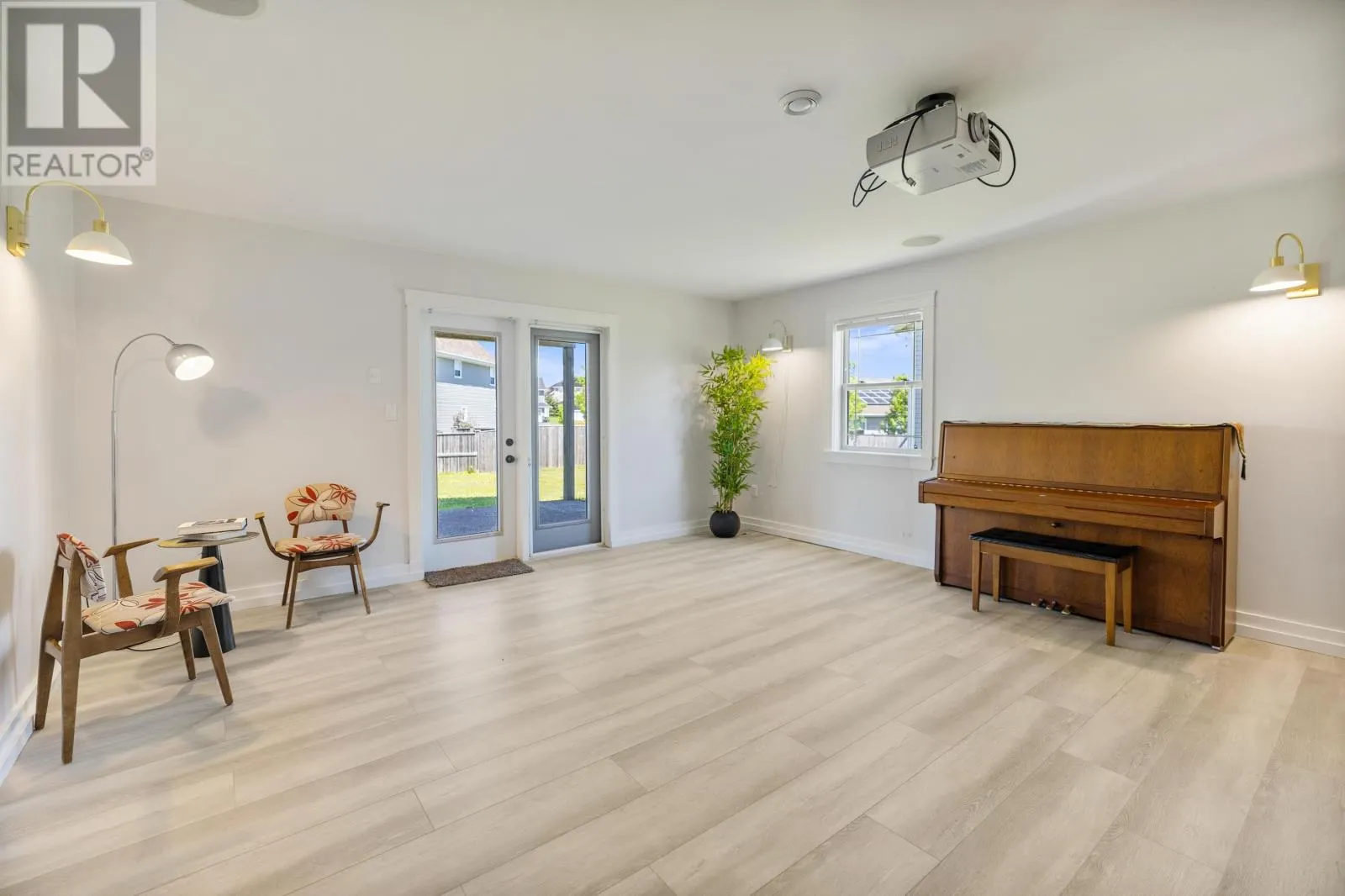 15 Larkspur Street