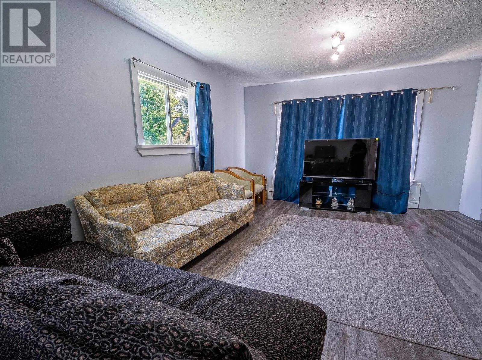 72,74,76 Parkview Drive
