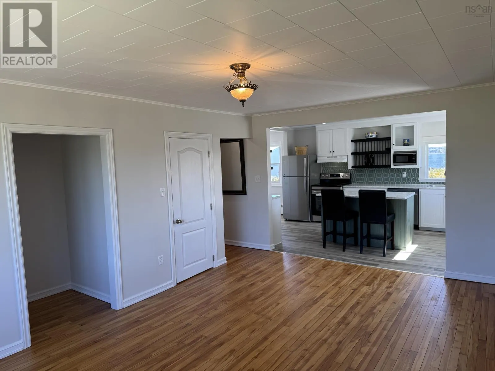 1287 Highway 335