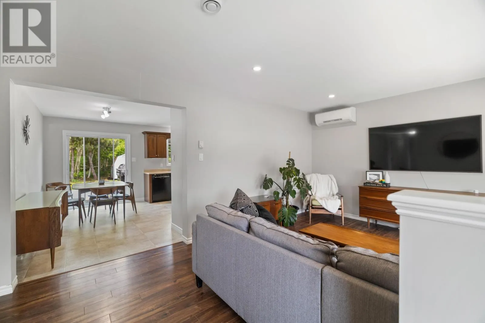 24 Longboat Drive