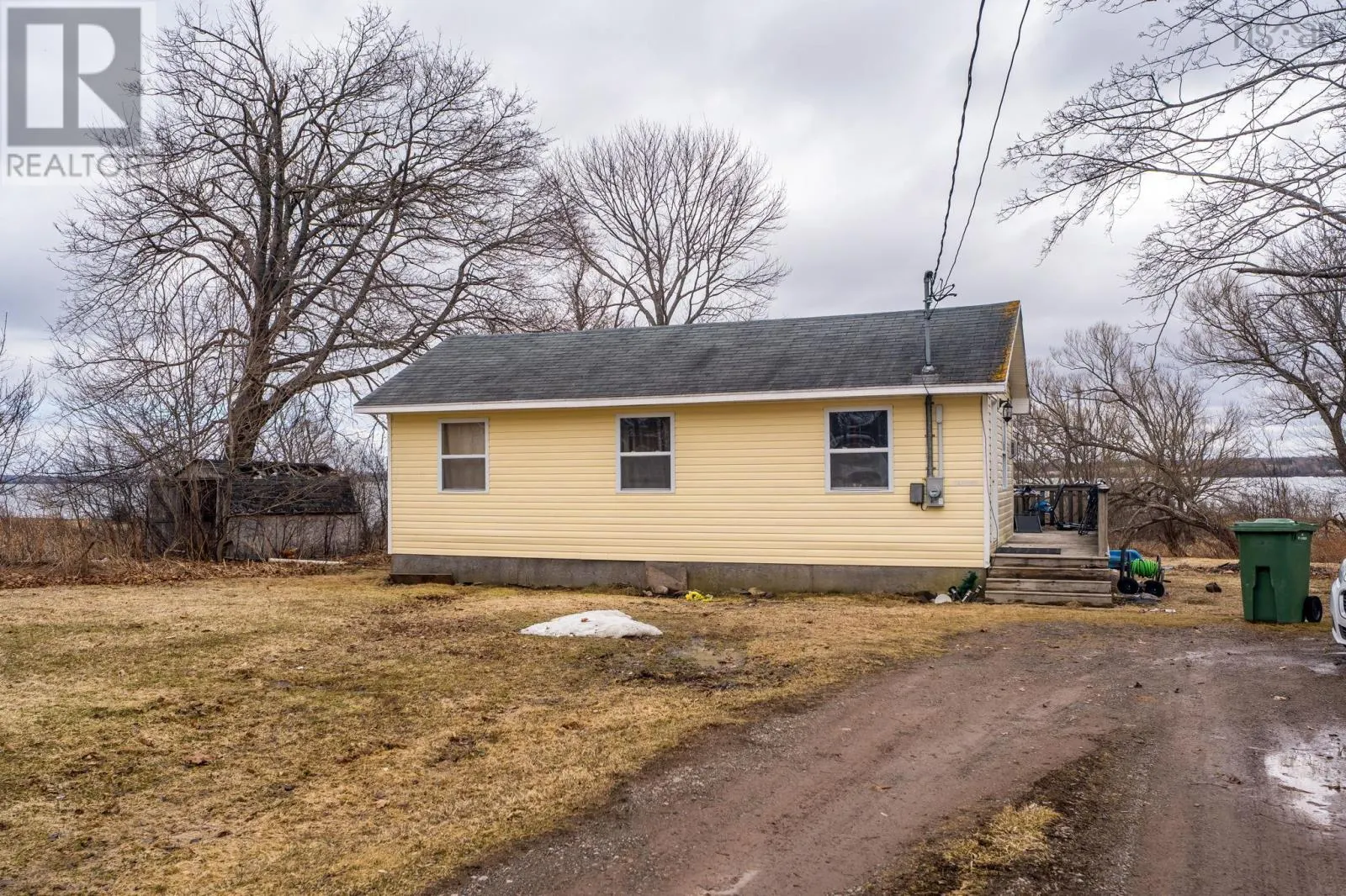 2456 Highway 376