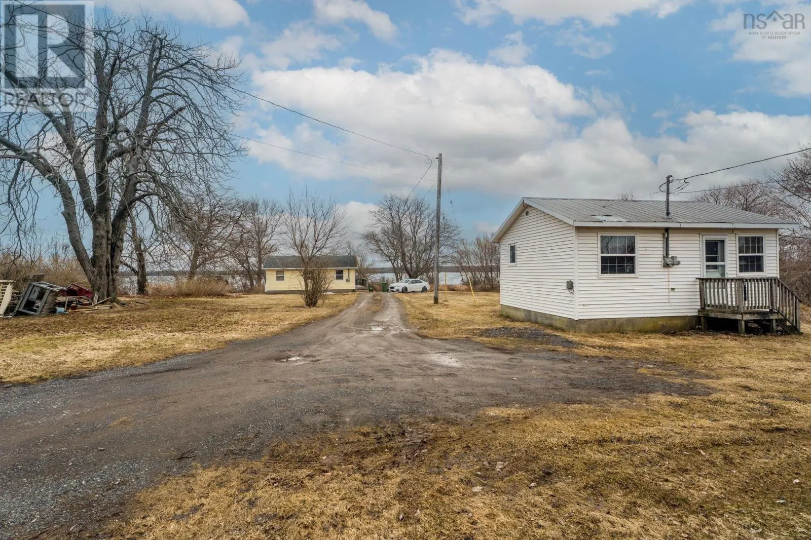 2456 Highway 376