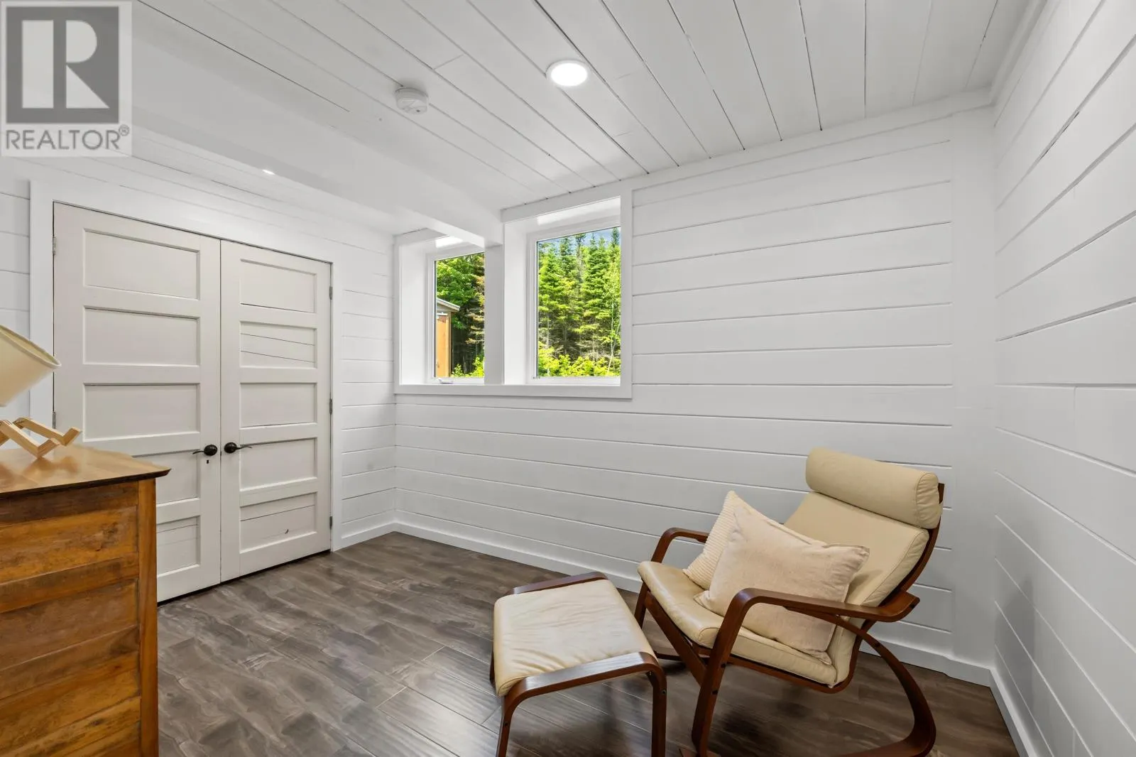 555 ST. CHARLES Road
