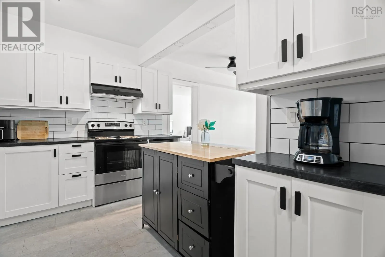 303 51 River Lane