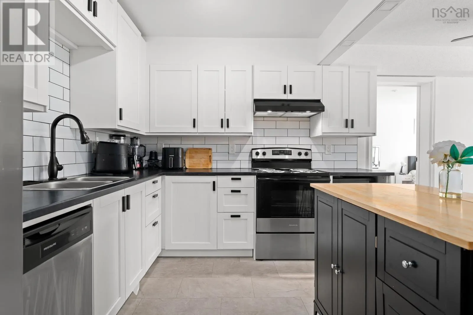 303 51 River Lane