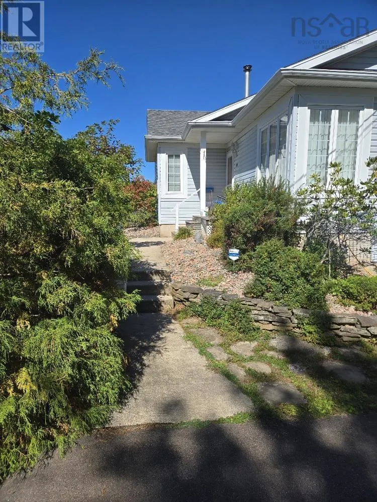 40 Silverwood Dr.