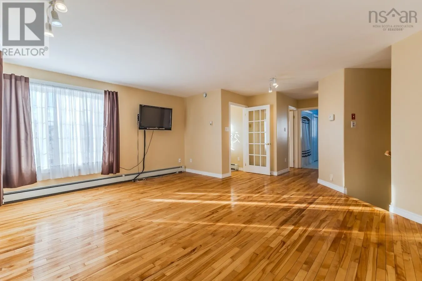 40 Silverwood Dr.