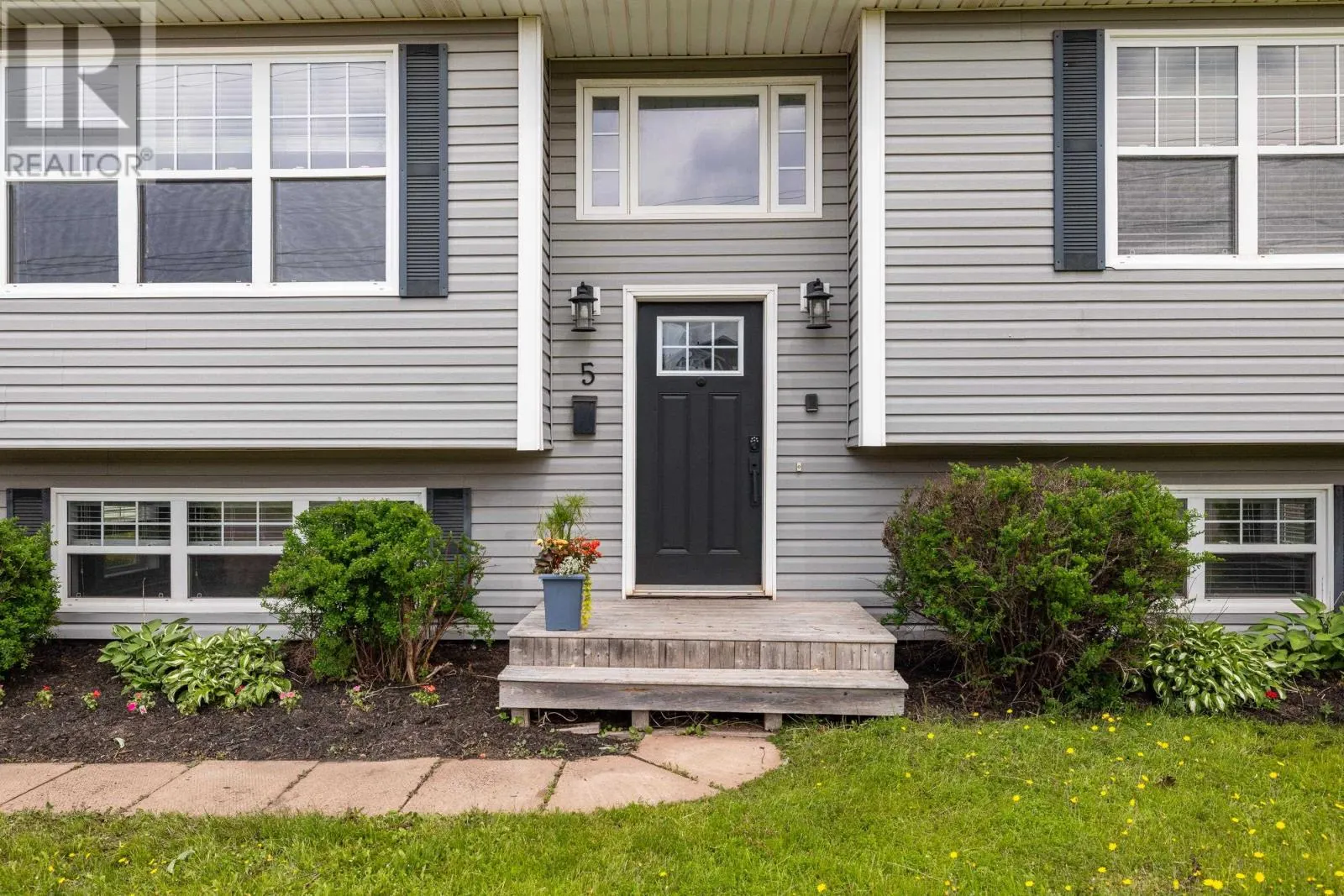 5 Darte Drive