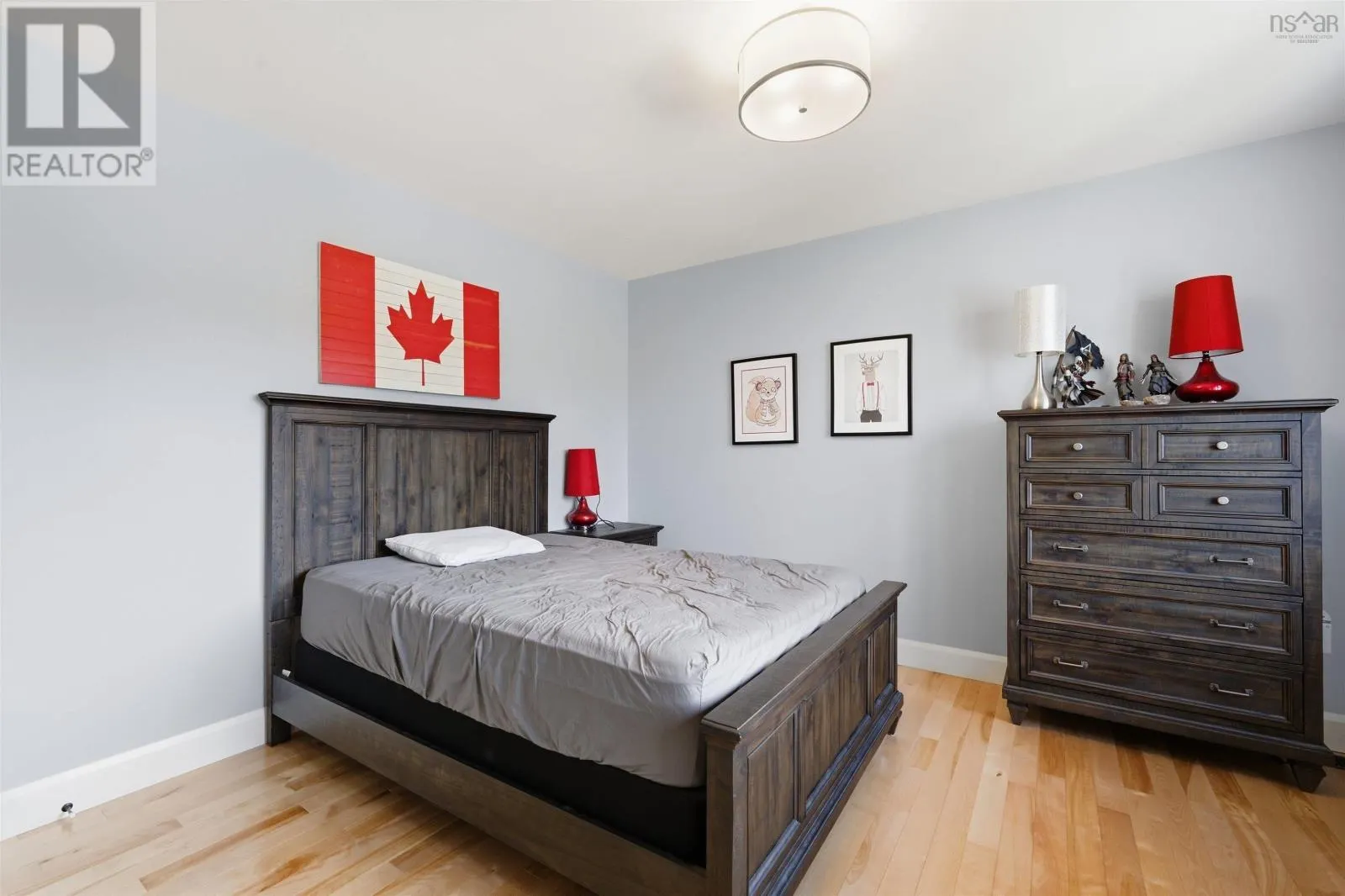 19 Weybridge Lane