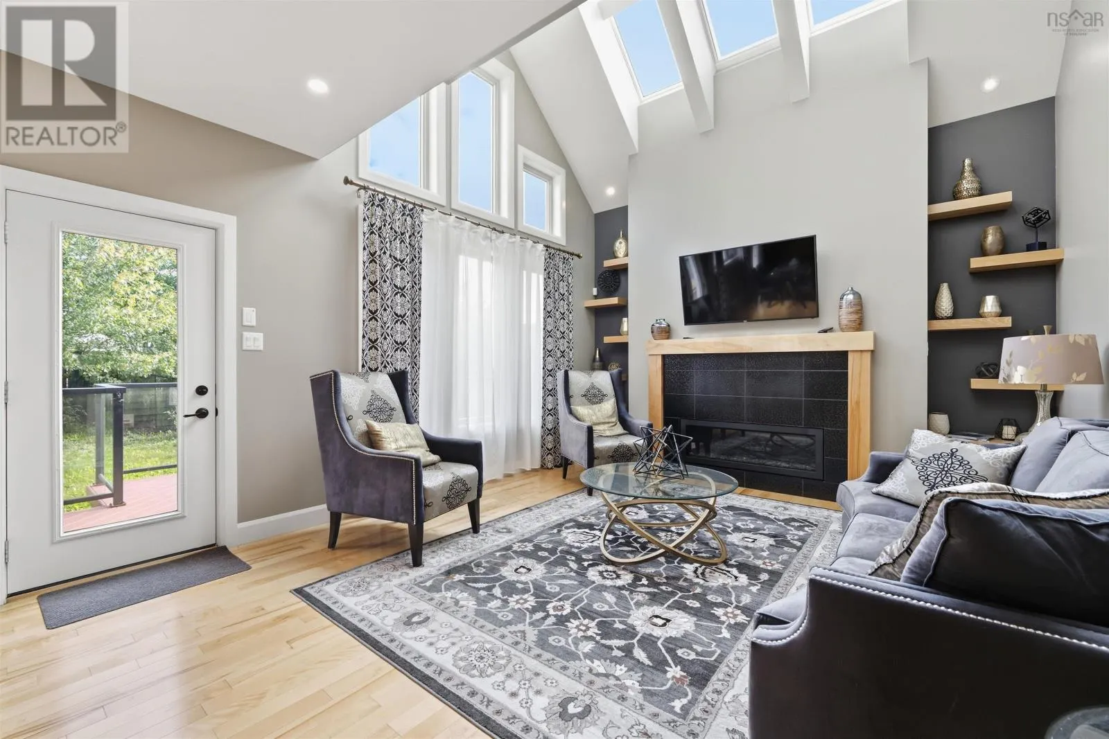 19 Weybridge Lane
