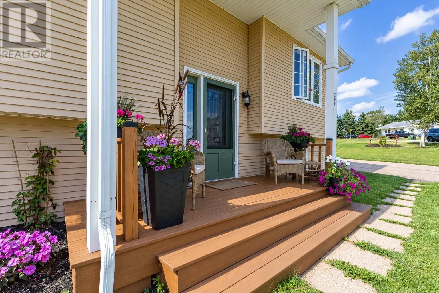 200 WESTRIDGE Crescent