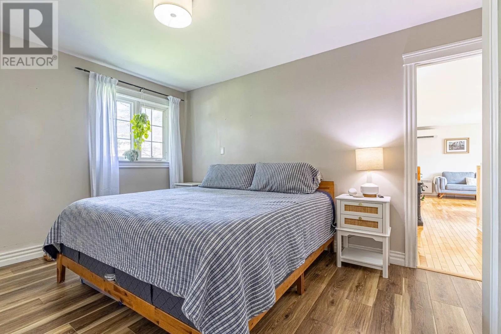 200 WESTRIDGE Crescent