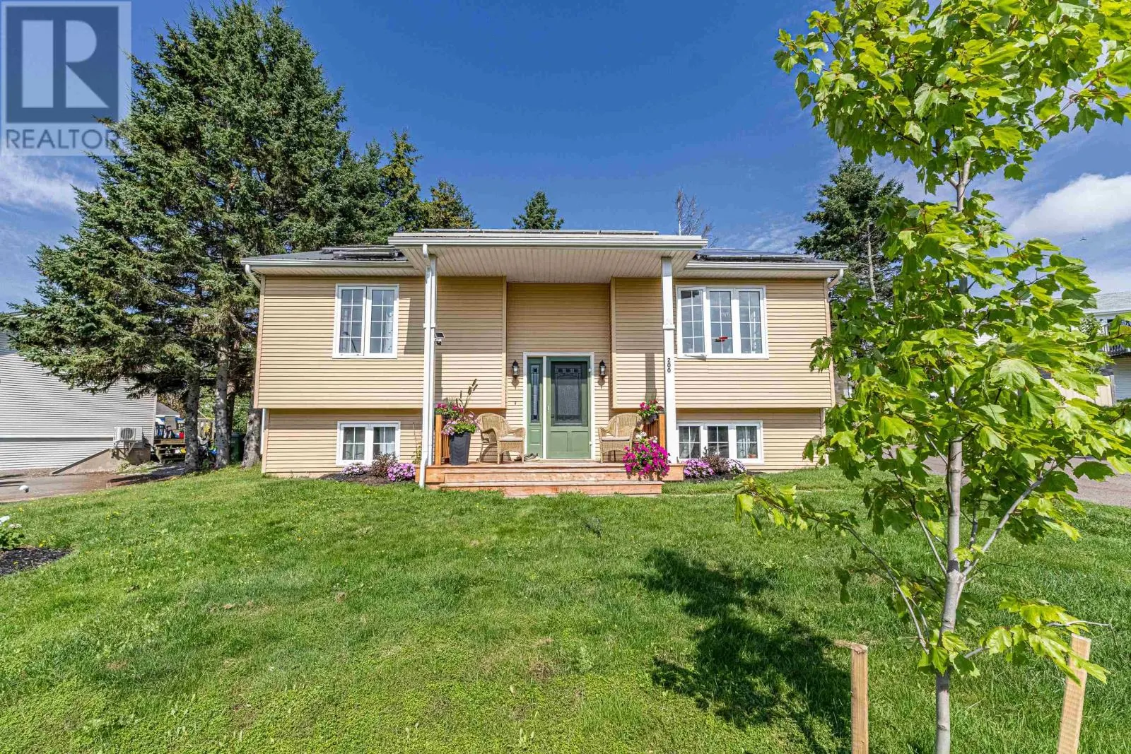 200 WESTRIDGE Crescent