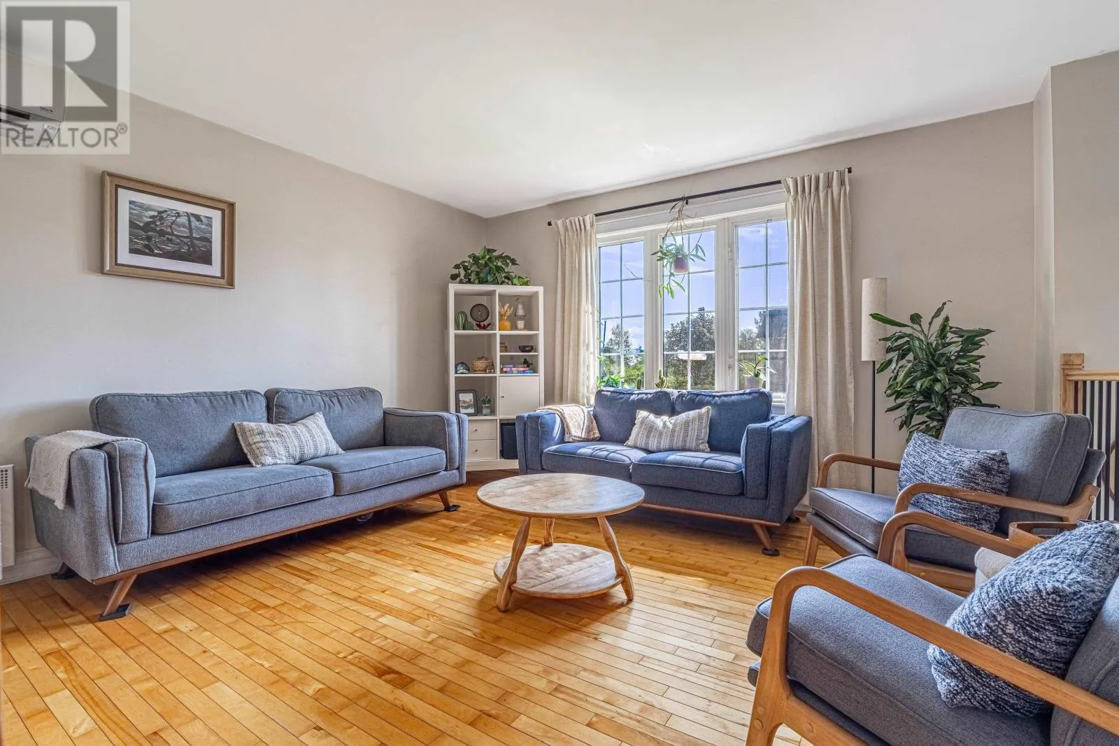 200 WESTRIDGE Crescent