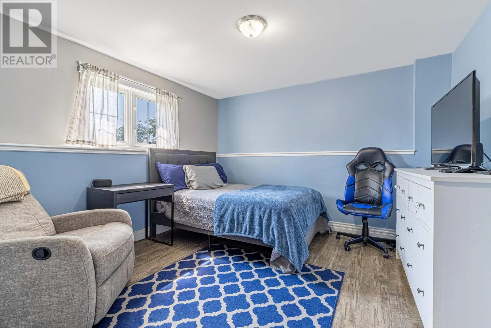 200 WESTRIDGE Crescent