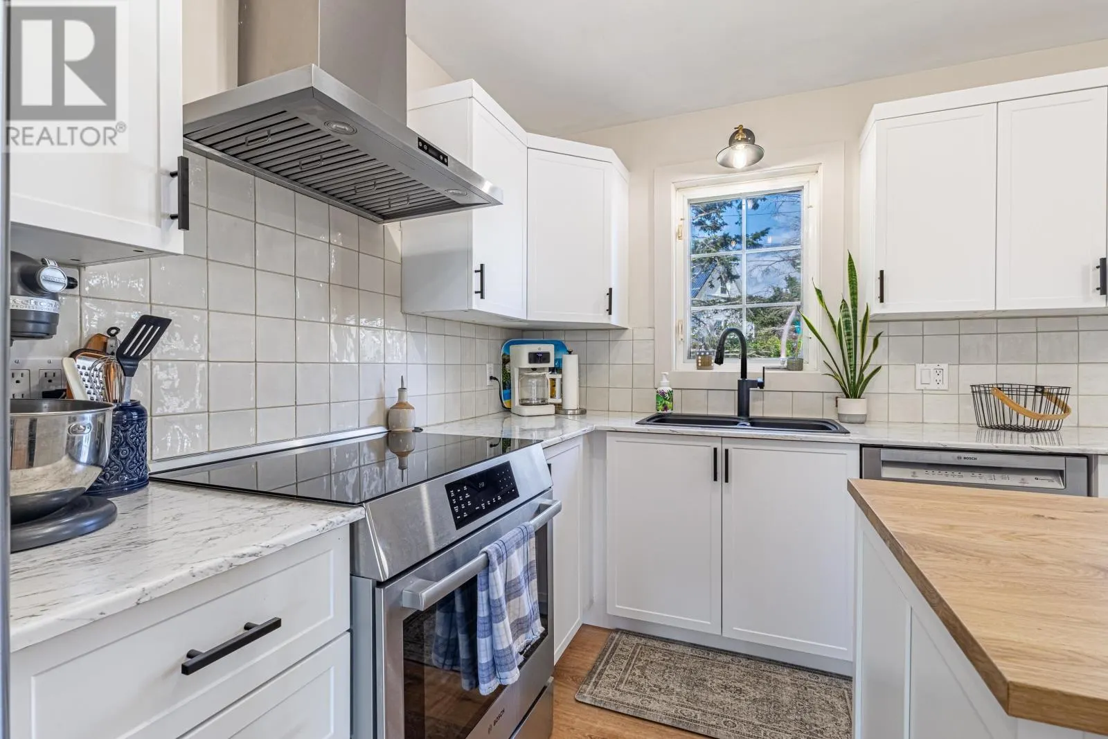 200 WESTRIDGE Crescent