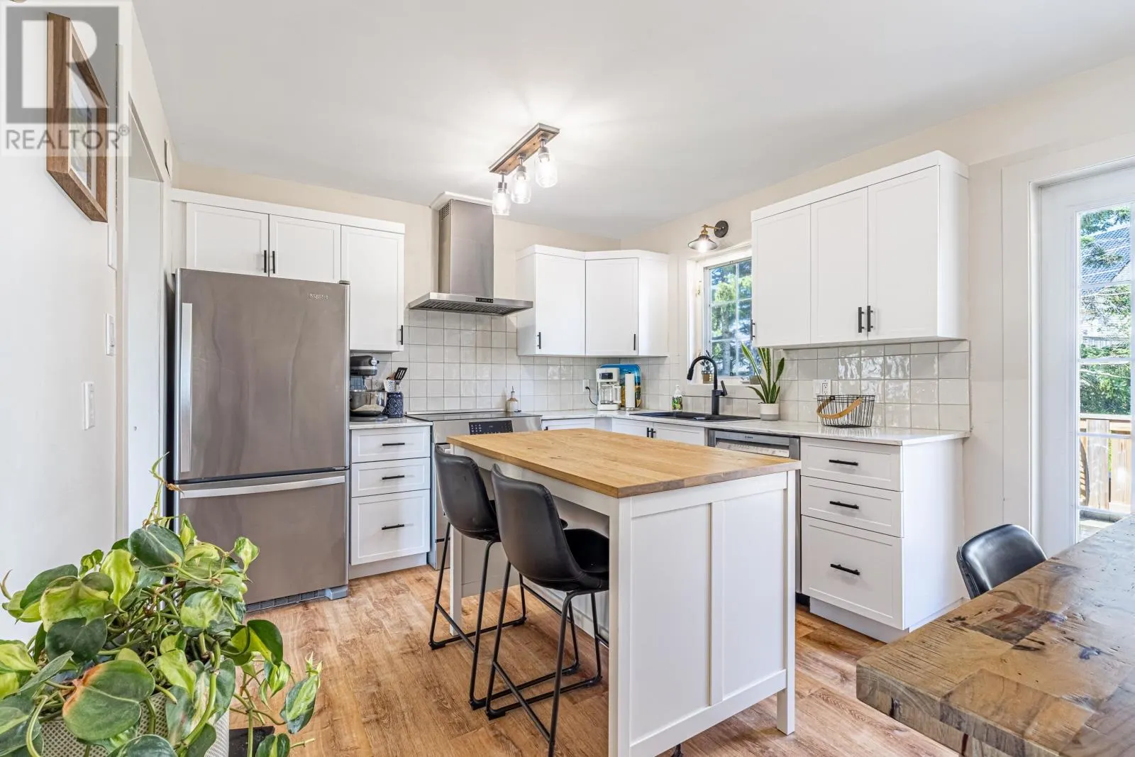 200 WESTRIDGE Crescent