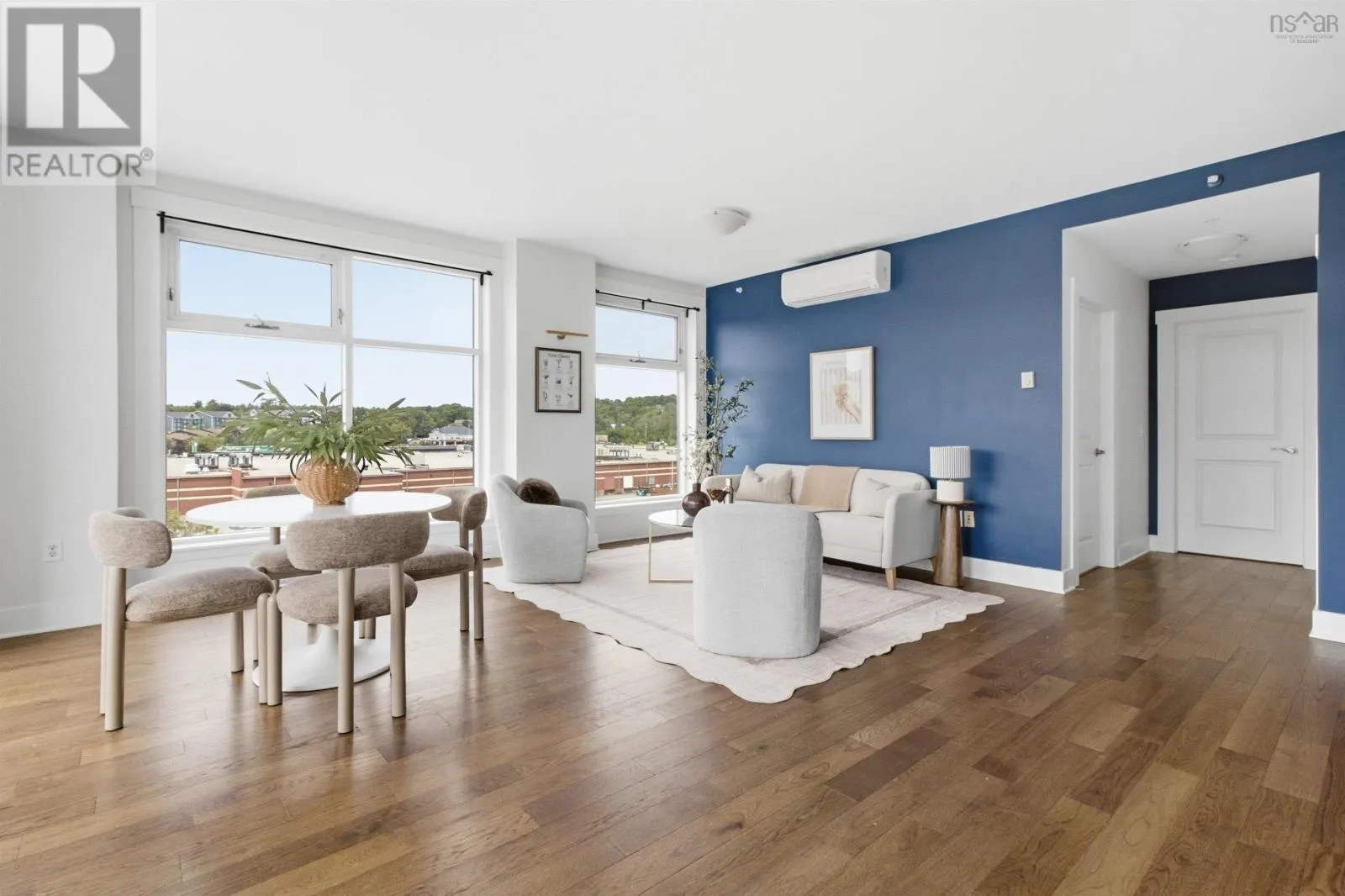 405 220 Waterfront Drive