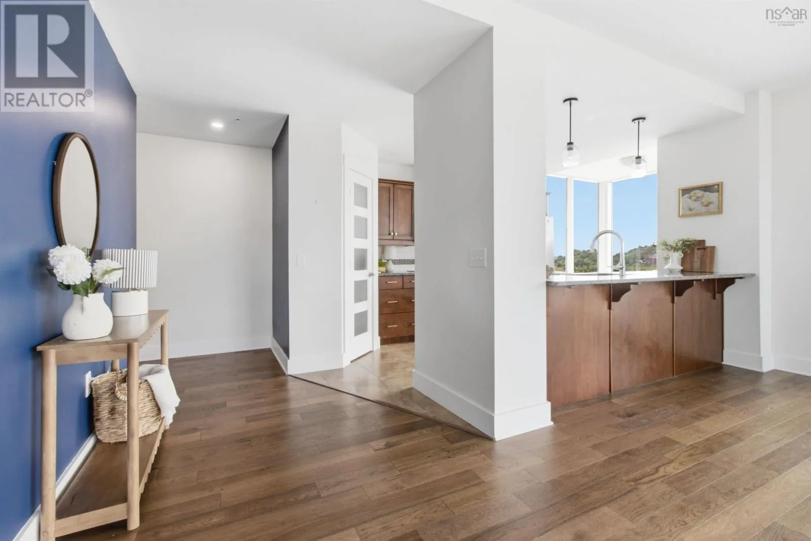 405 220 Waterfront Drive