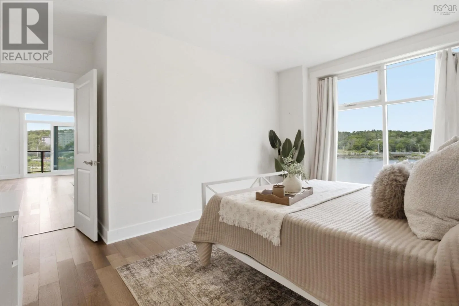 405 220 Waterfront Drive