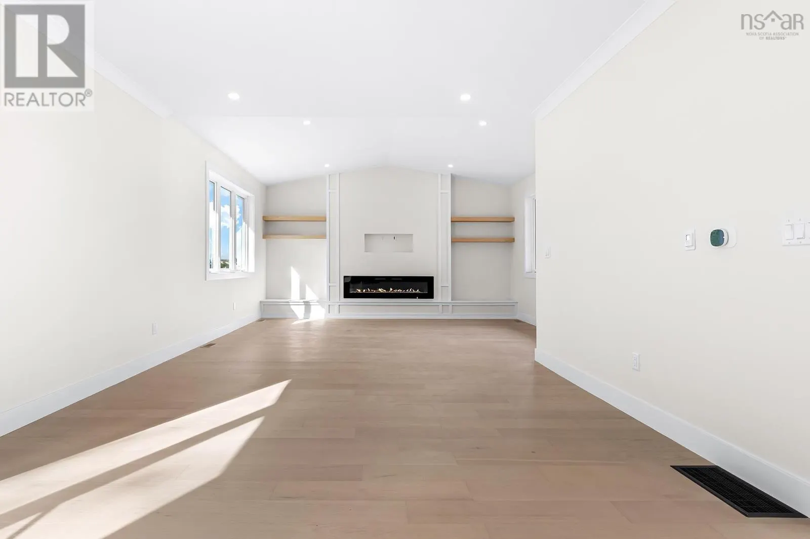 46 Angel Court