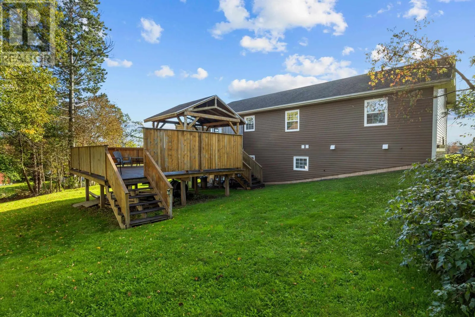 18 Cedar Avenue