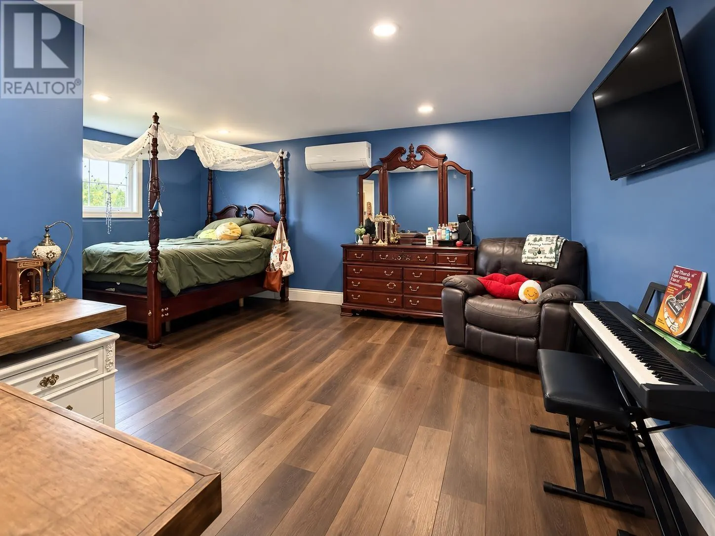 21 Hillside Meadows Drive
