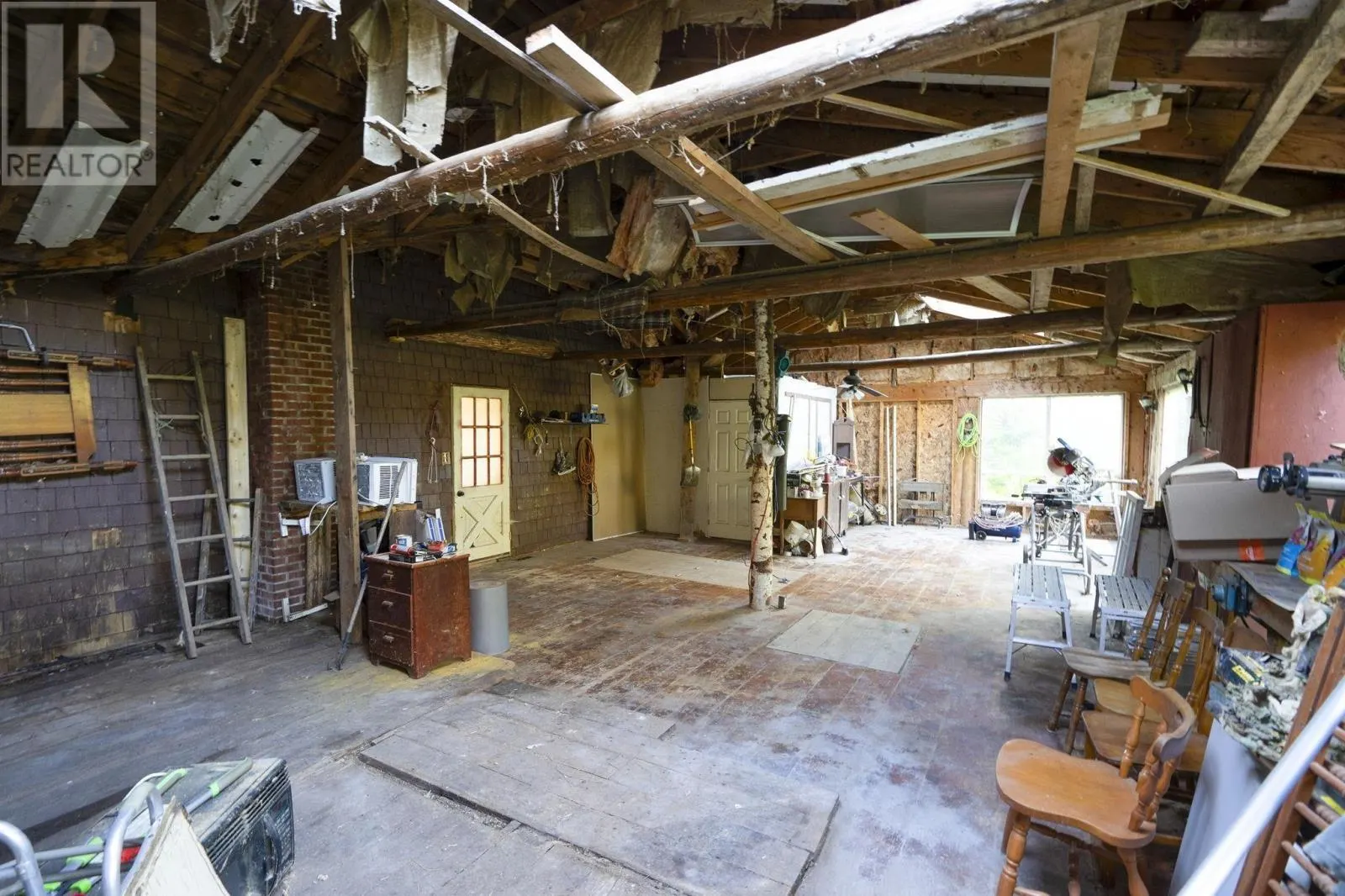 1260 Highway 201