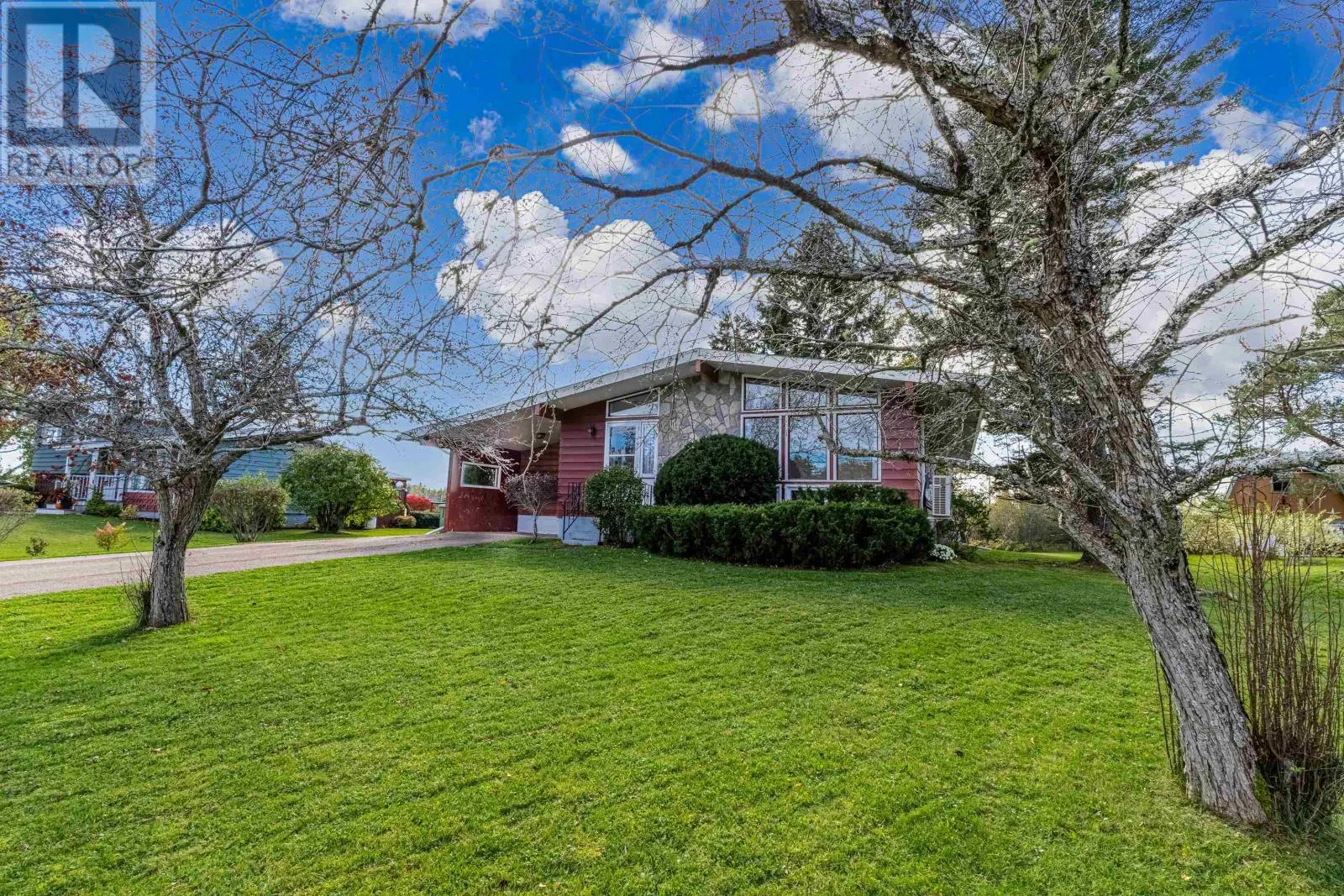 84 SUNSET Drive