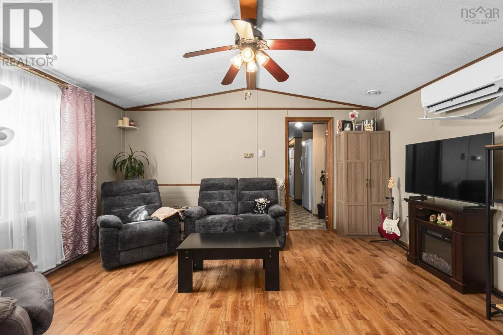 47 Earleton Avenue
