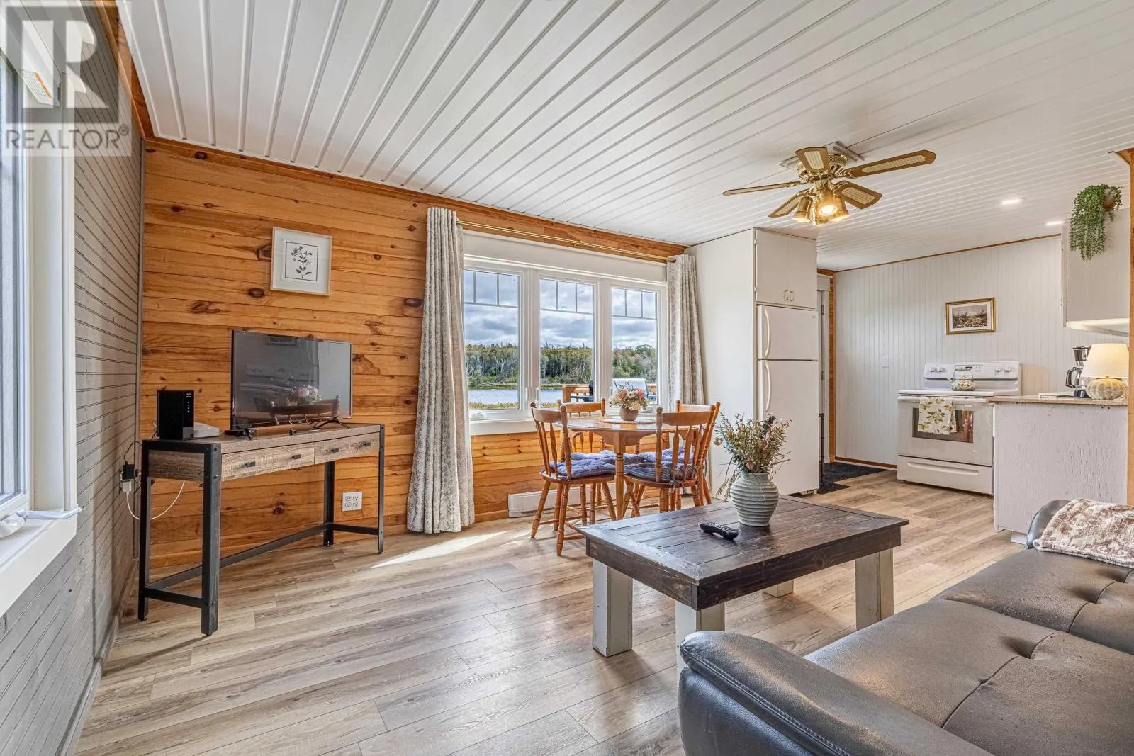 220 Thompson Point Road