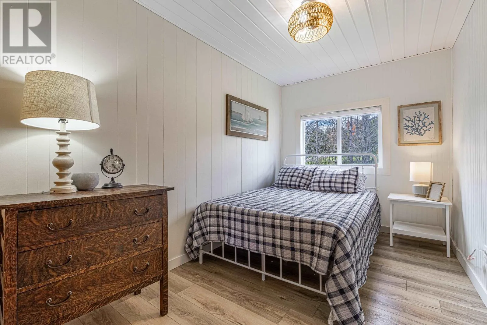 220 Thompson Point Road