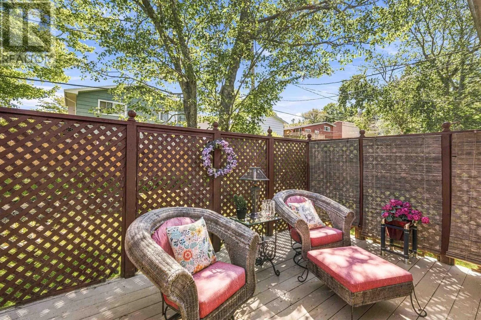 18 Northcliffe Lane