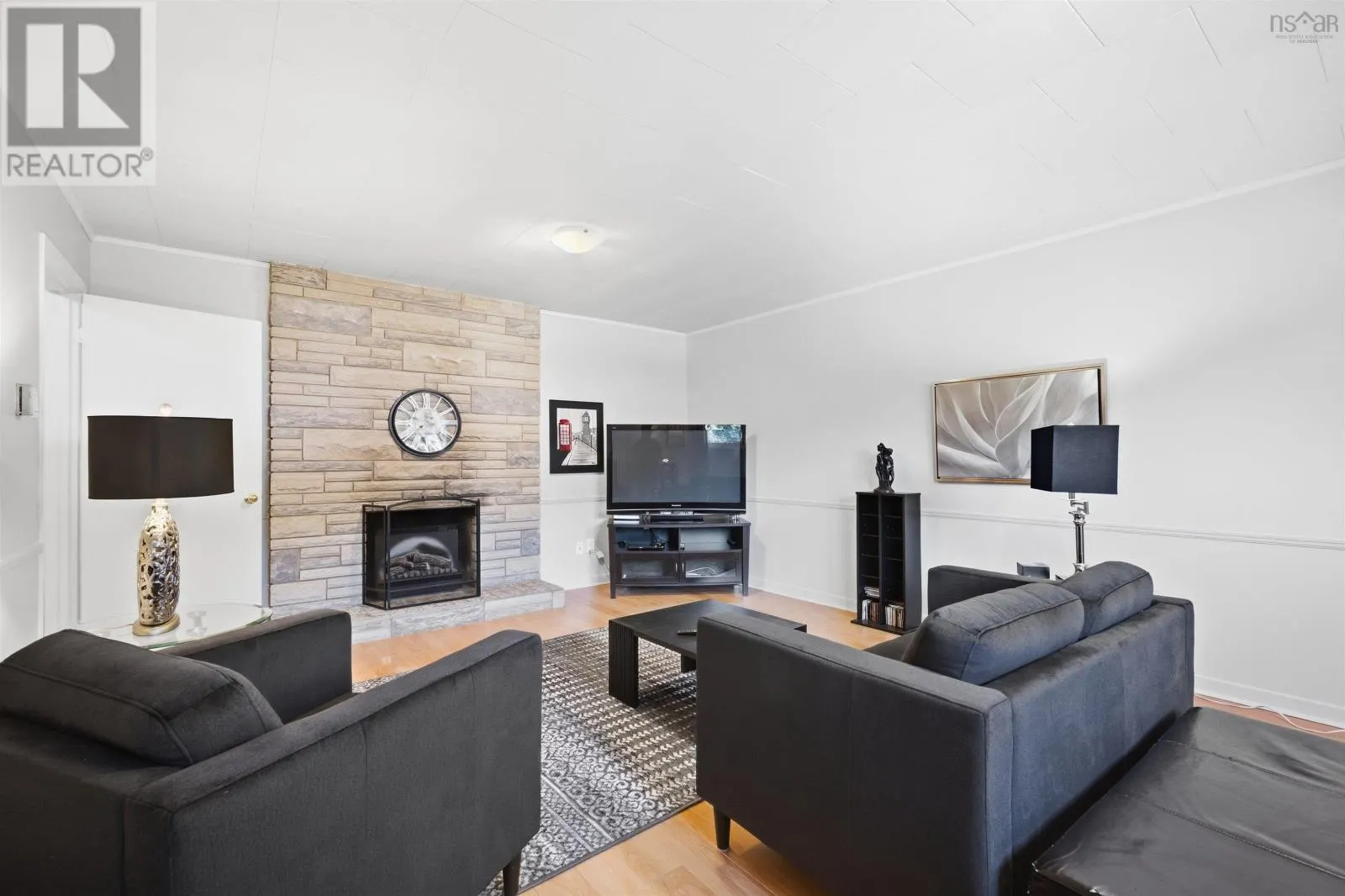 18 Northcliffe Lane
