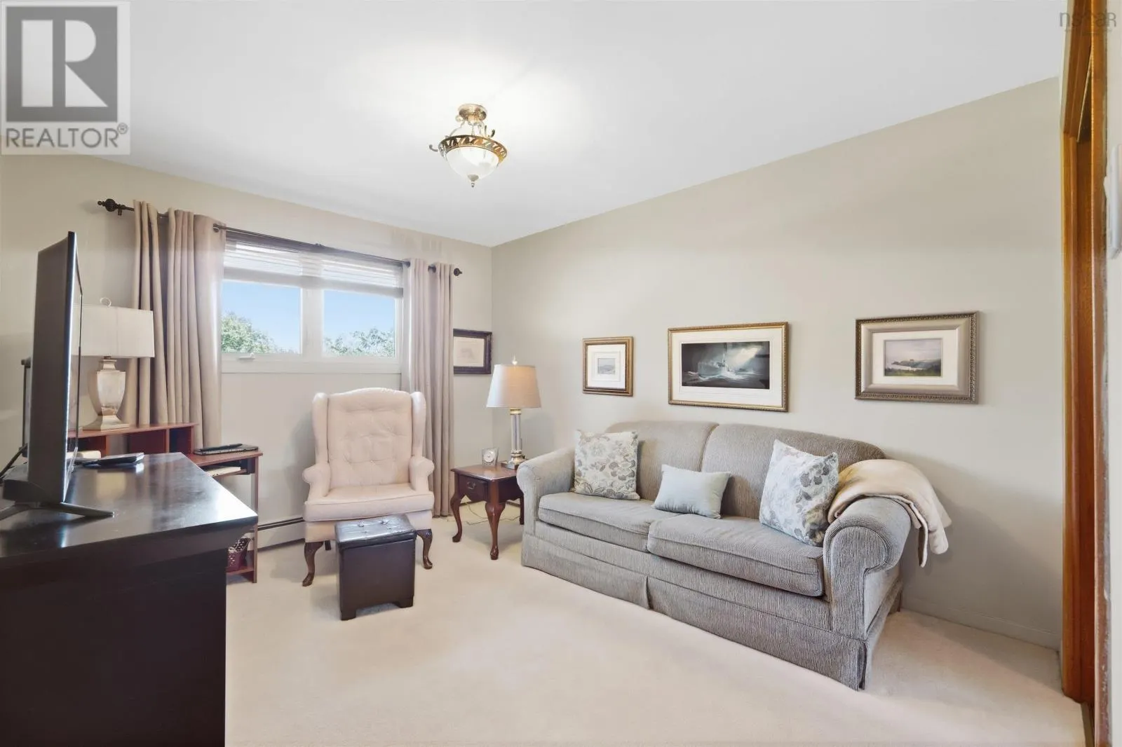 18 Northcliffe Lane