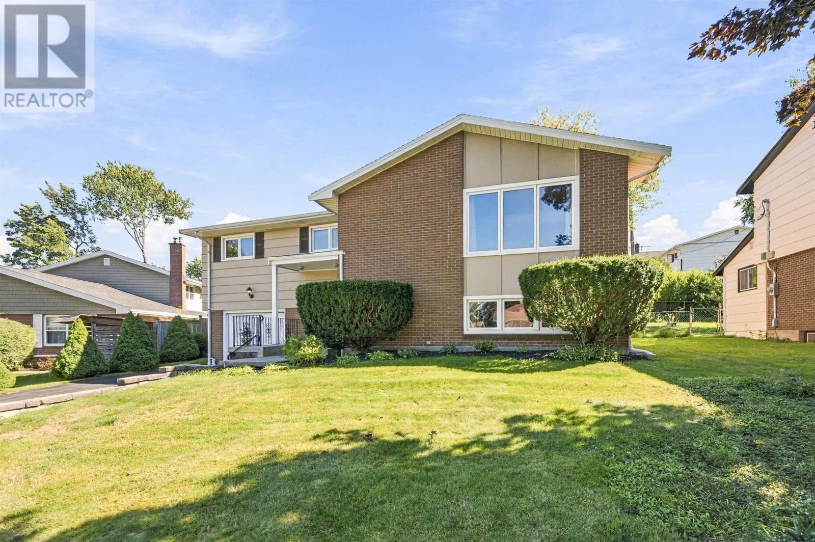 18 Northcliffe Lane