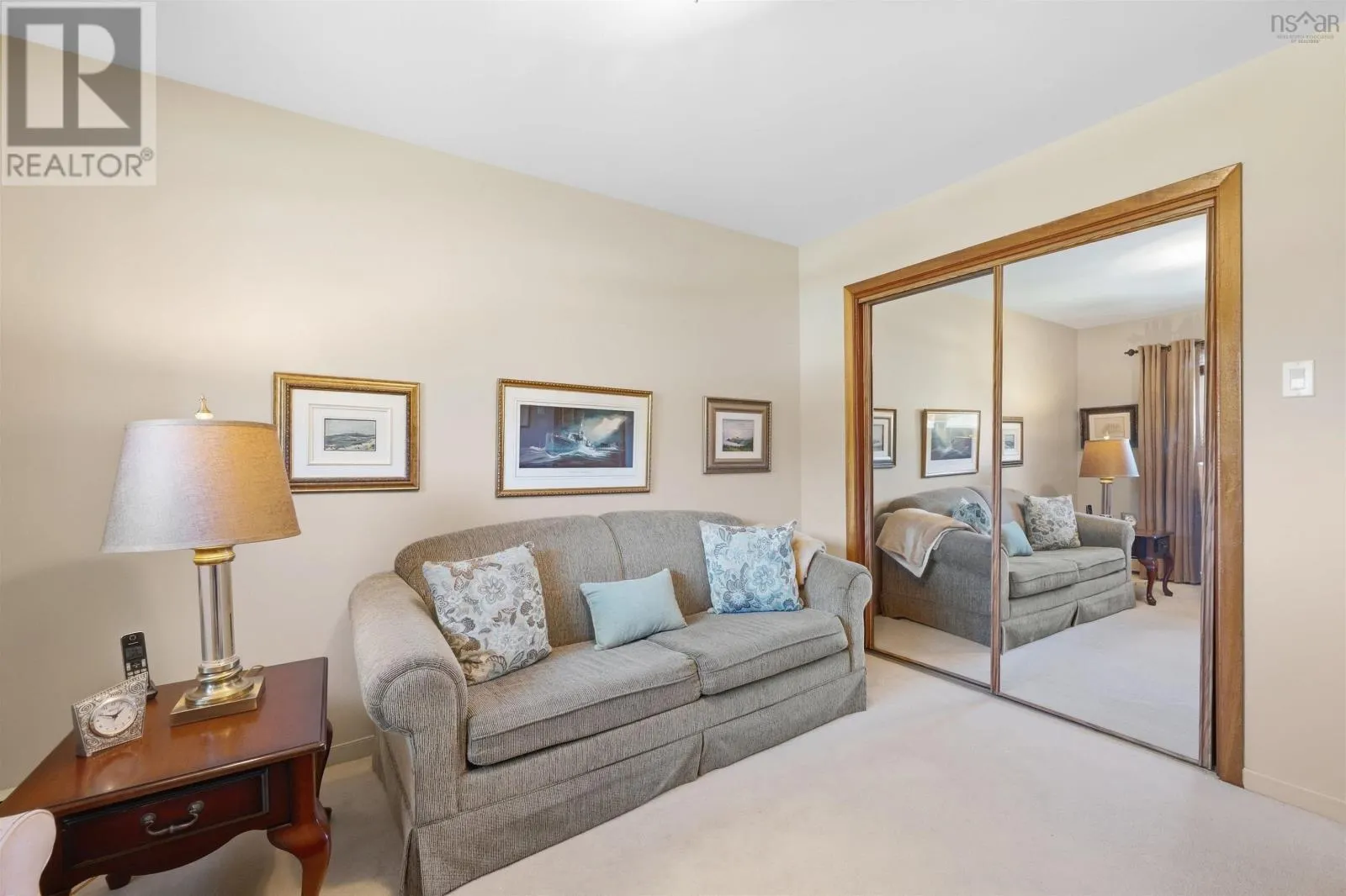 18 Northcliffe Lane