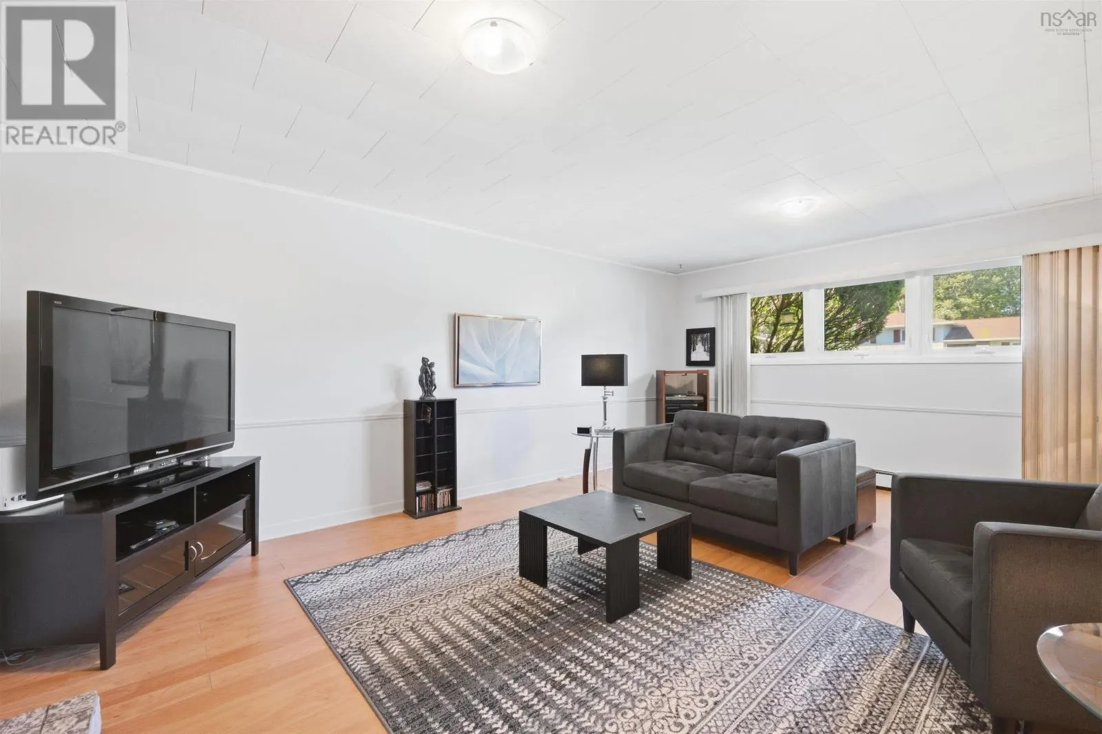 18 Northcliffe Lane