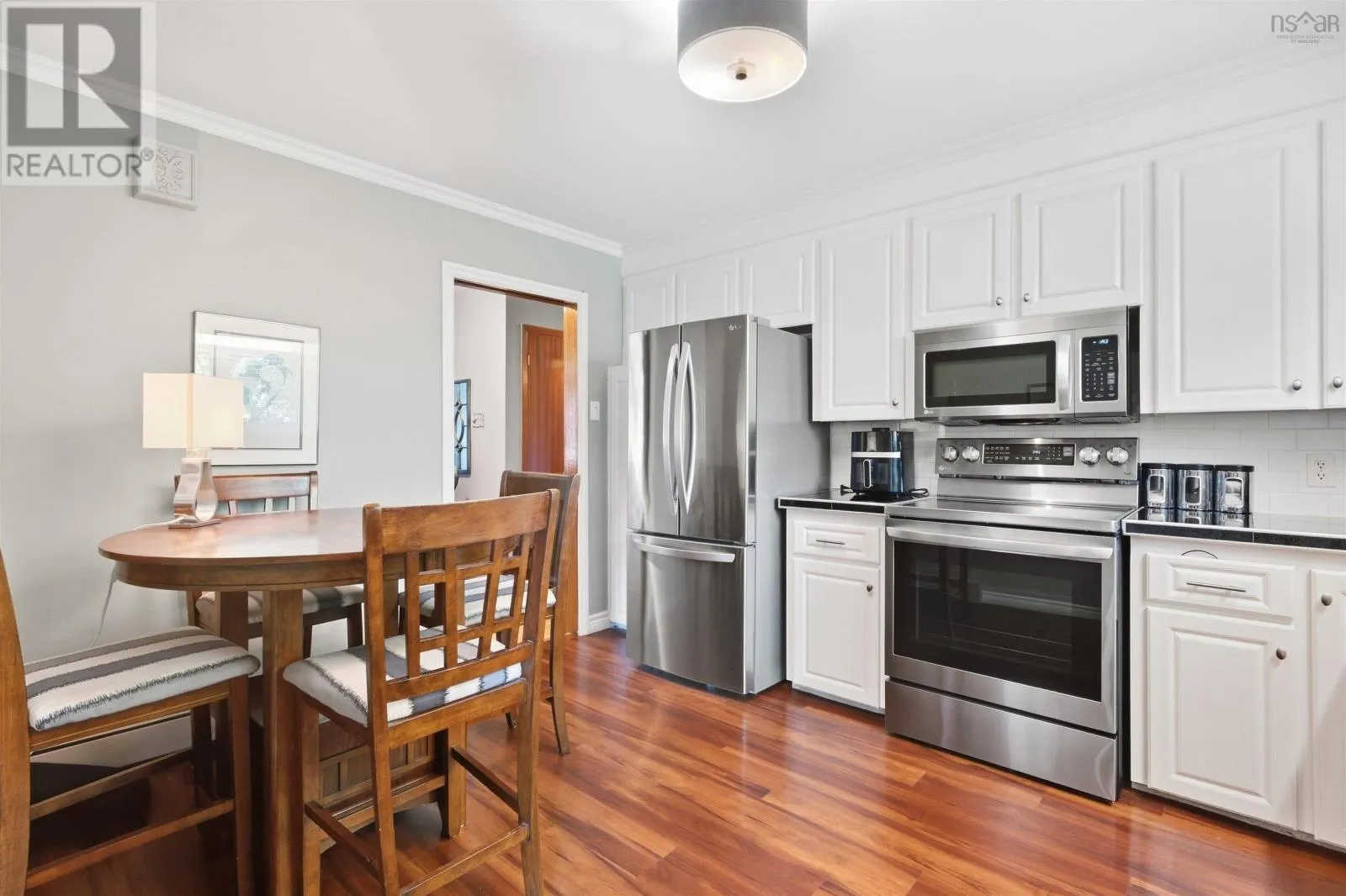 18 Northcliffe Lane