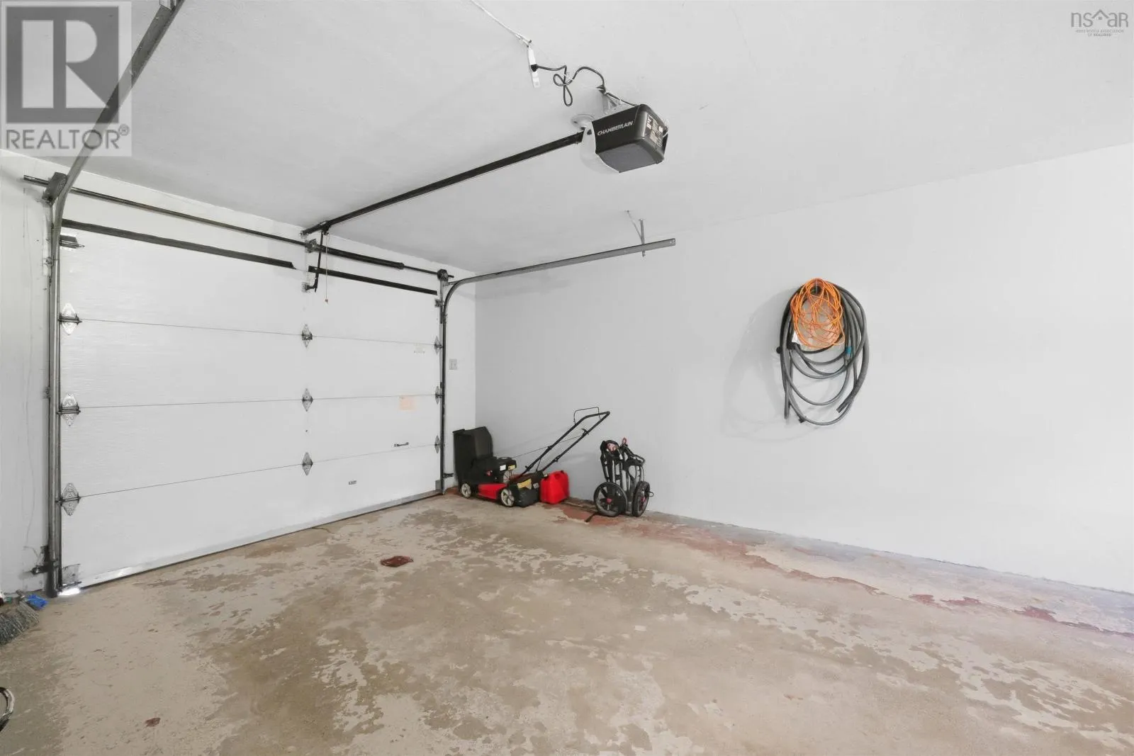 18 Northcliffe Lane