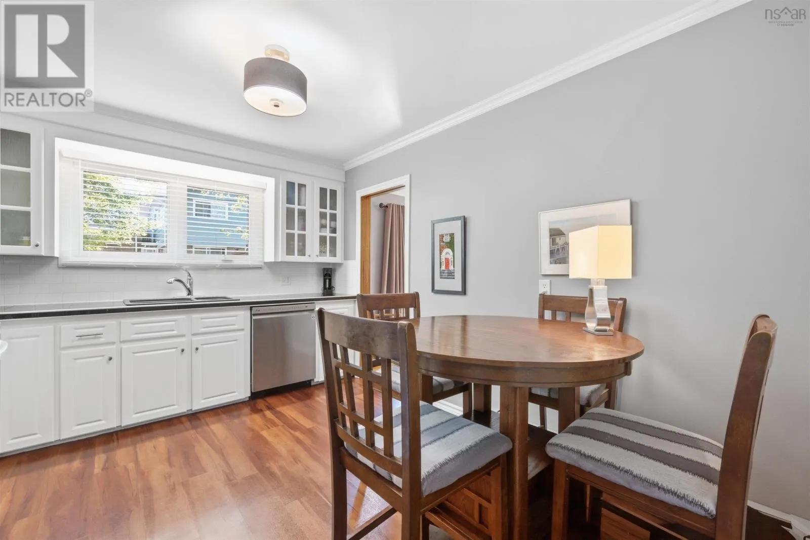 18 Northcliffe Lane