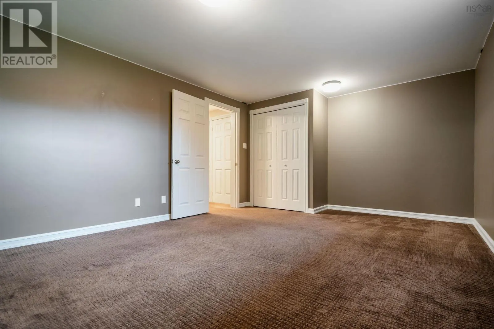 17 Pineview Crescent