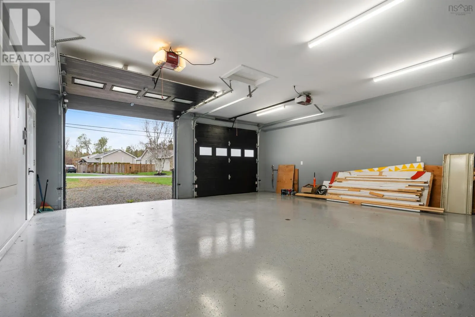 17 Pineview Crescent