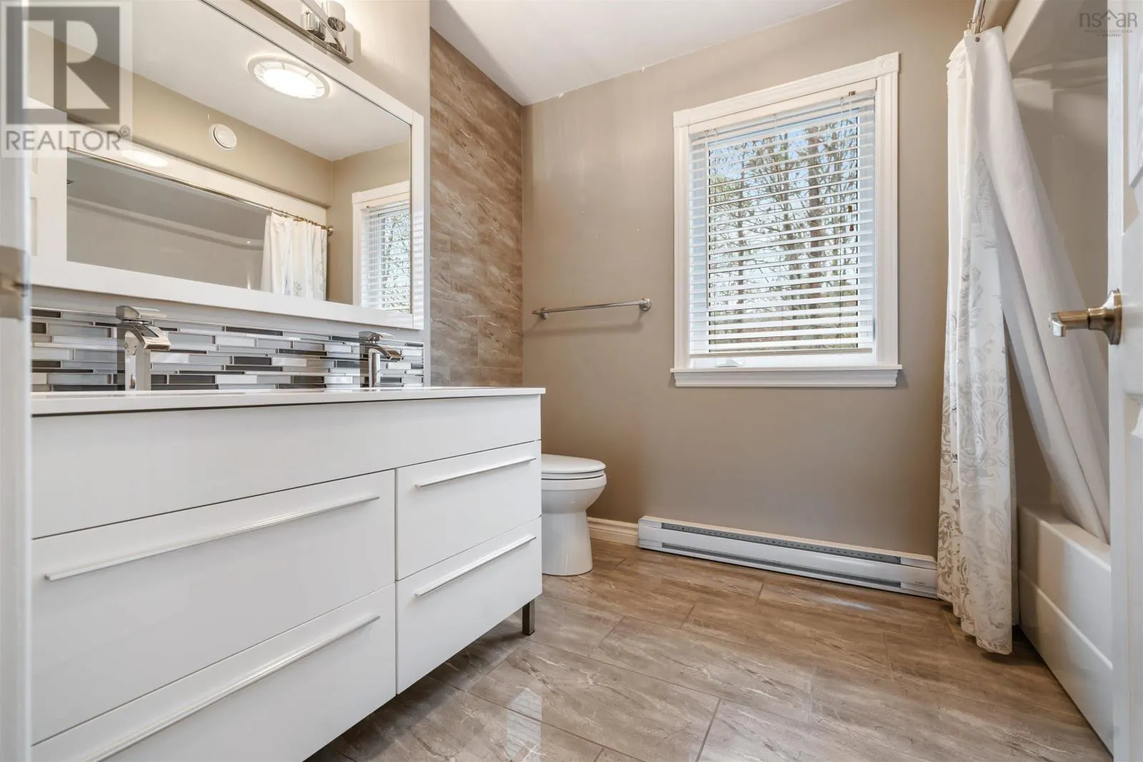 17 Pineview Crescent