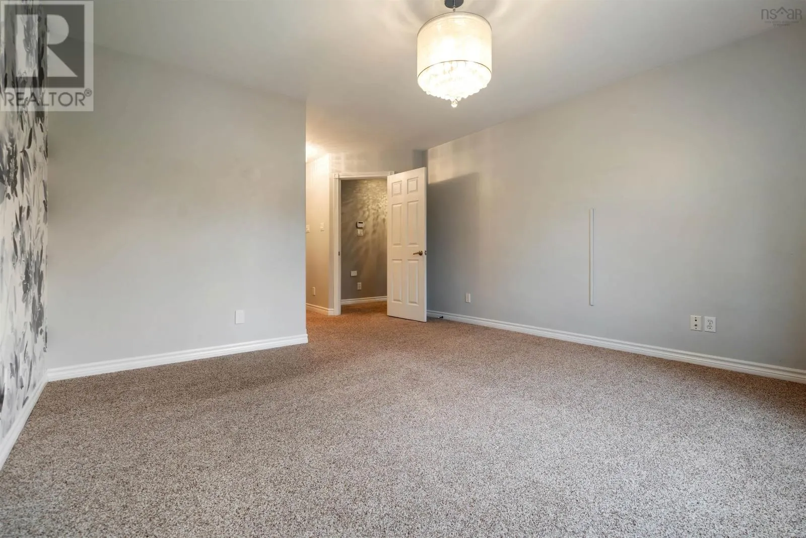 17 Pineview Crescent