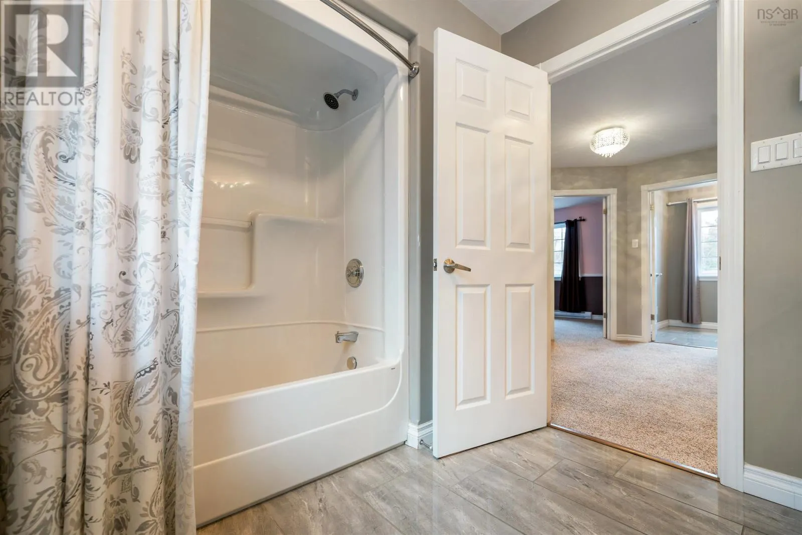 17 Pineview Crescent