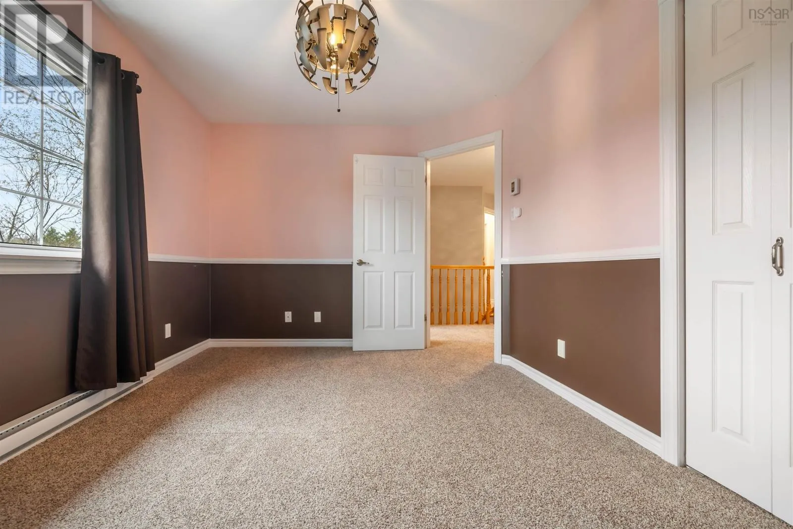 17 Pineview Crescent