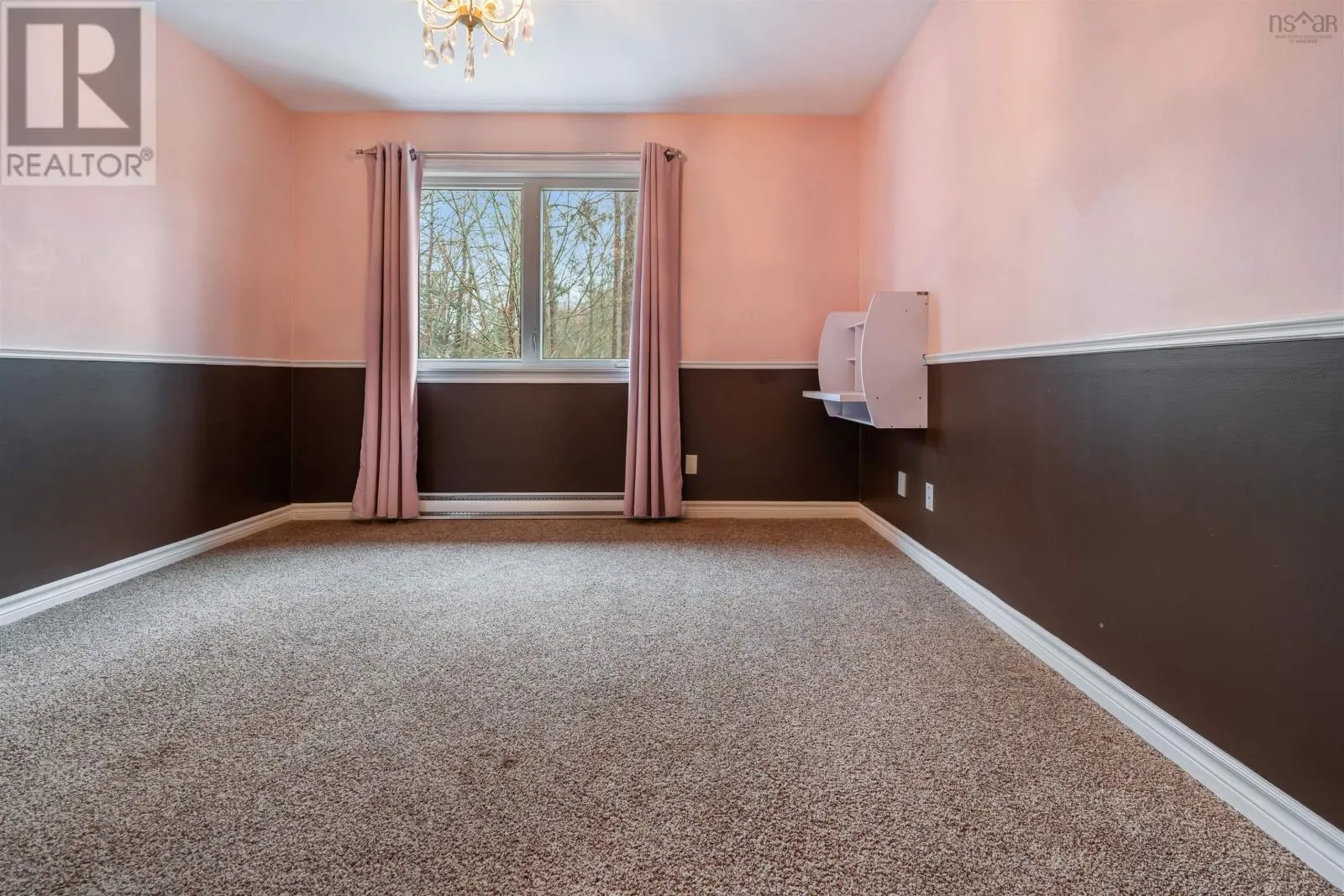 17 Pineview Crescent