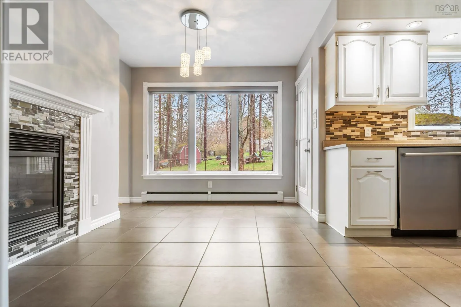 17 Pineview Crescent